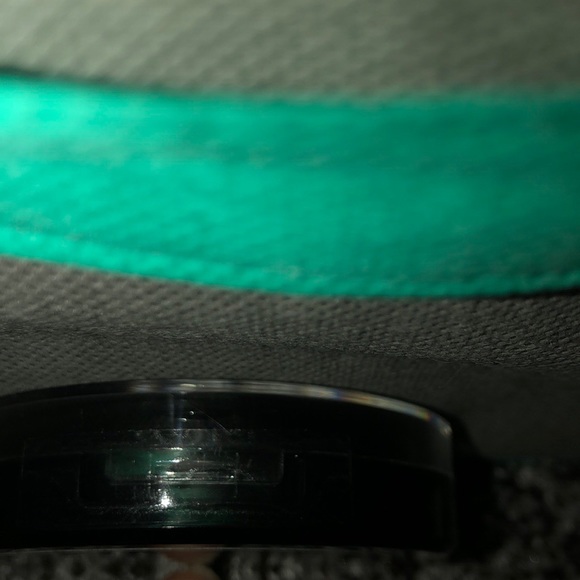 💕😍NEW! L.A. Colors cream to powder makeup 😍 - Picture 3 of 4